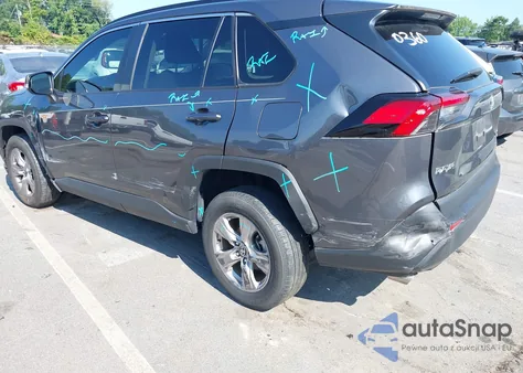 2022 Toyota Rav4 Xle z USA, uszkodzony, nr VIN 2T3P1RFV1NC310360